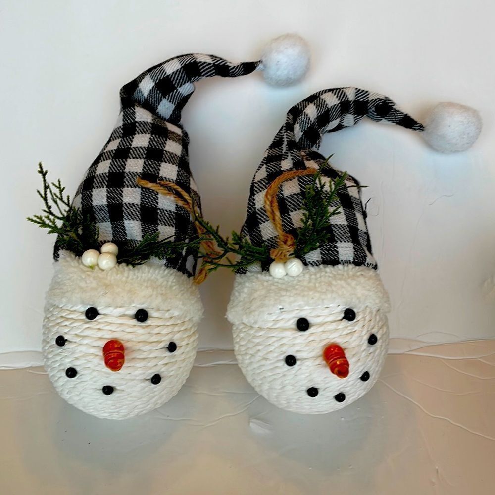 450 -‎ SET OF 2 BUFFALO PLAID SNOWMEN